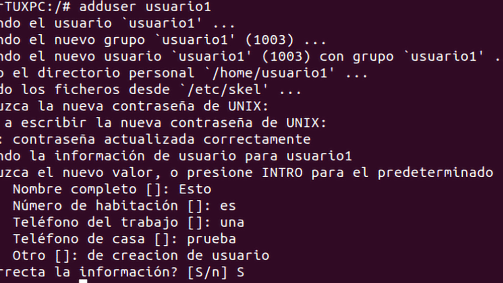 adduser vs useradd diferencia